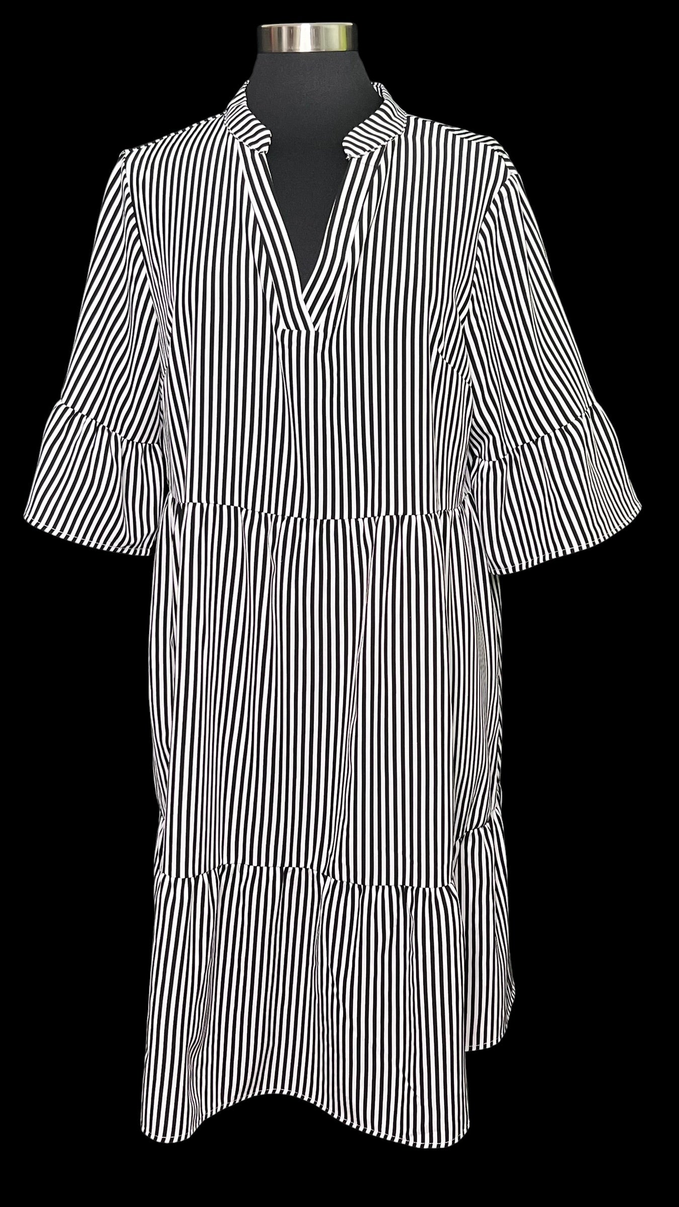 07.02 Dresses NWOT Blk/Wht Striped Babydoll (L)