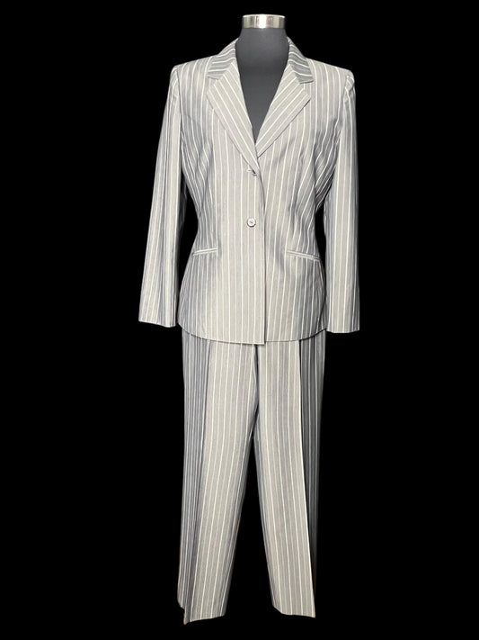 10.20 Sets 2PC A. Klein Gray Pinstriped Pant (10) Fits (8)