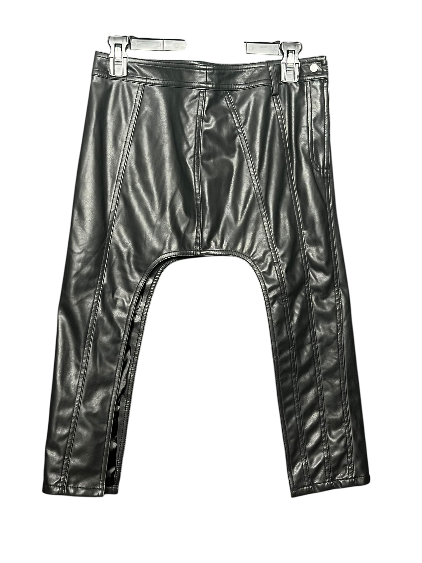 08.30 Skirts NWOT Club London Blk Faux Leather (2)