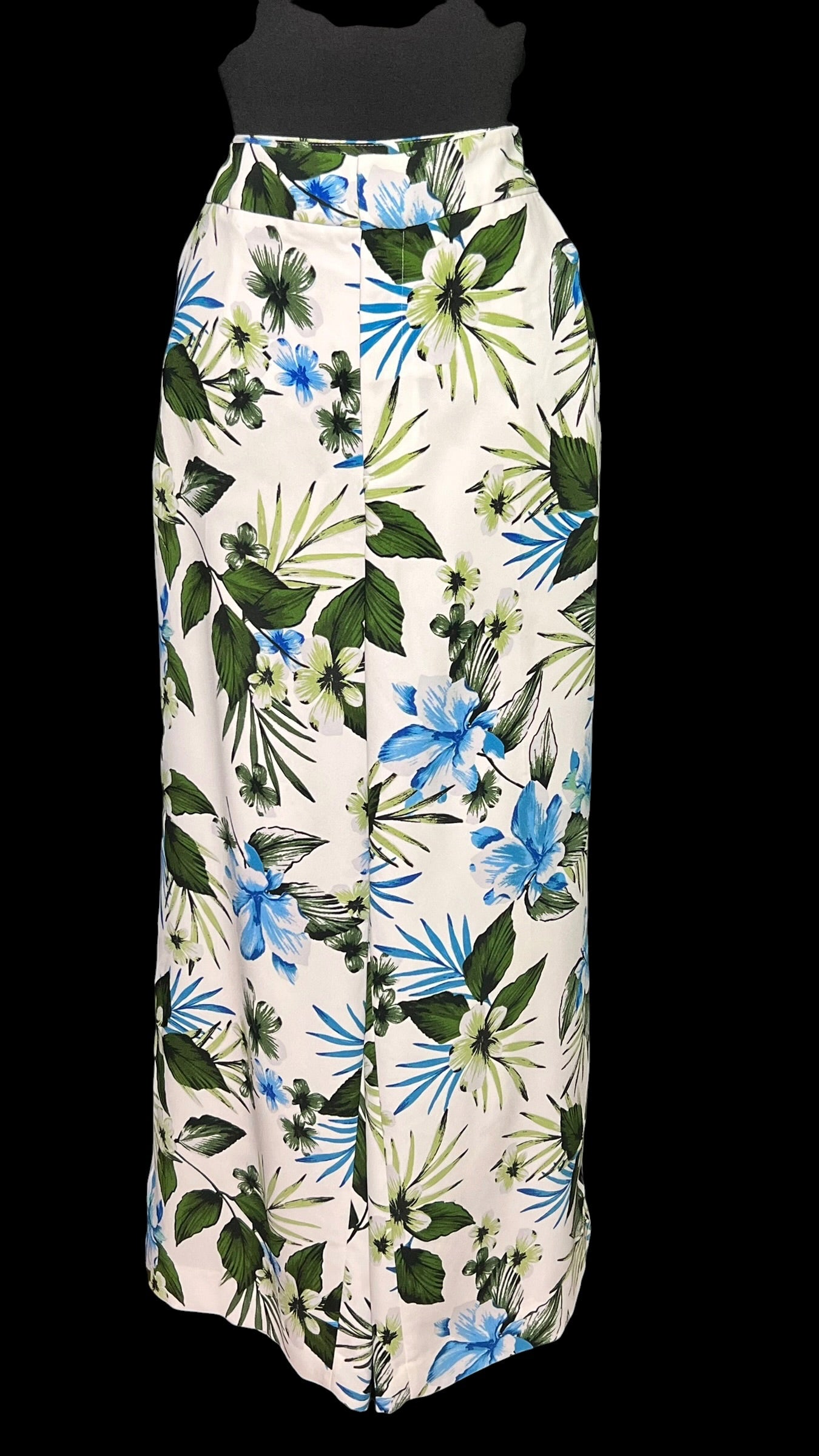 07.02 Pants NWT B. Republic Wht Fr/Blu Floral (12) Fits (10)