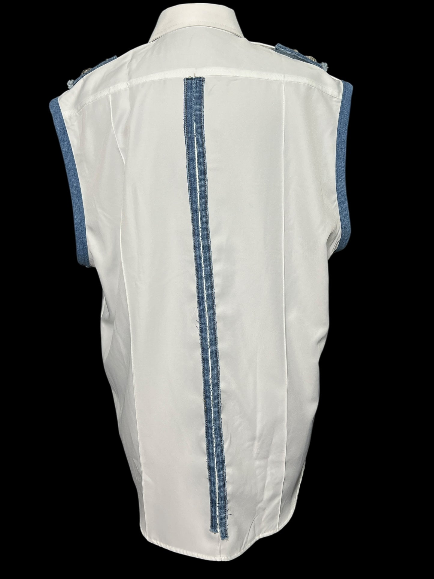 08.16 Blouses UPCYCLED White Slvls (1X/2X) Cvy PTP 27”