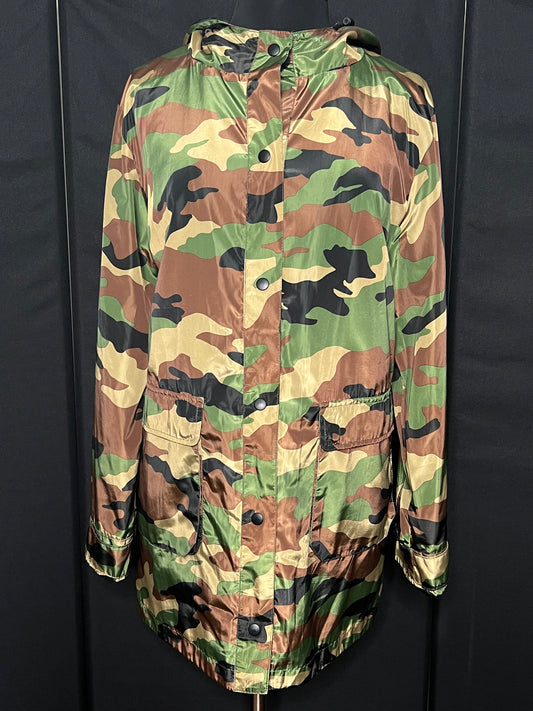10.17 Jackets Forever 21 Camo Nylon (L) Fits (10/12)