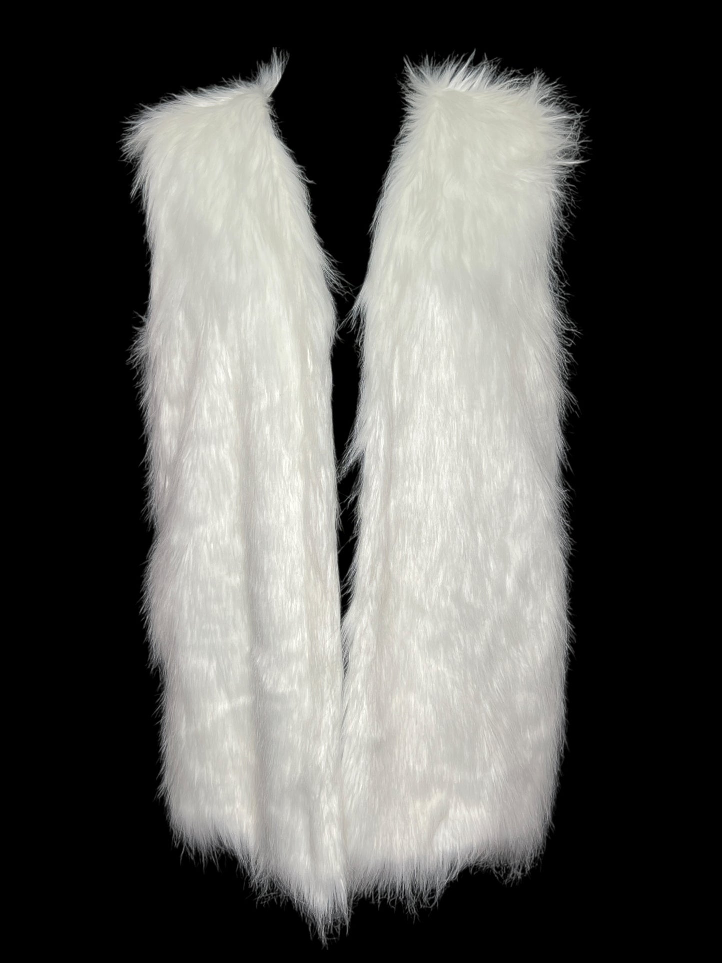 11.19 Vests NWT White Faux Fur (8/10)