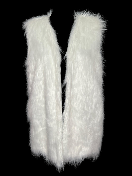11.19 Vests NWT White Faux Fur (8/10)