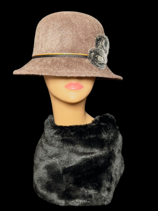 01.10 Hats NWOT Brown Felt Cloche (S)