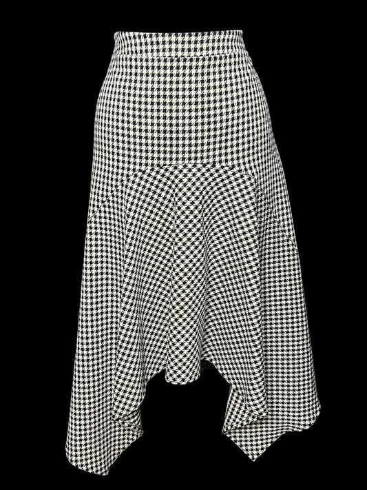 04.08 Skirts NY&CO Blk/Off Wht Houndstooth (L) Fits (10)