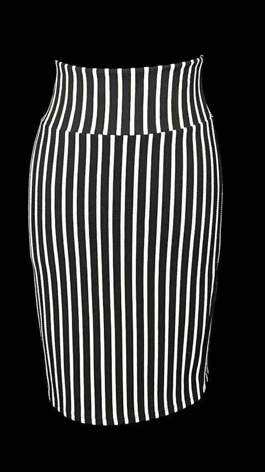 05.28 Skirts Lula Roe Blk/Wht Striped Pencil (M) Fits (M/L)