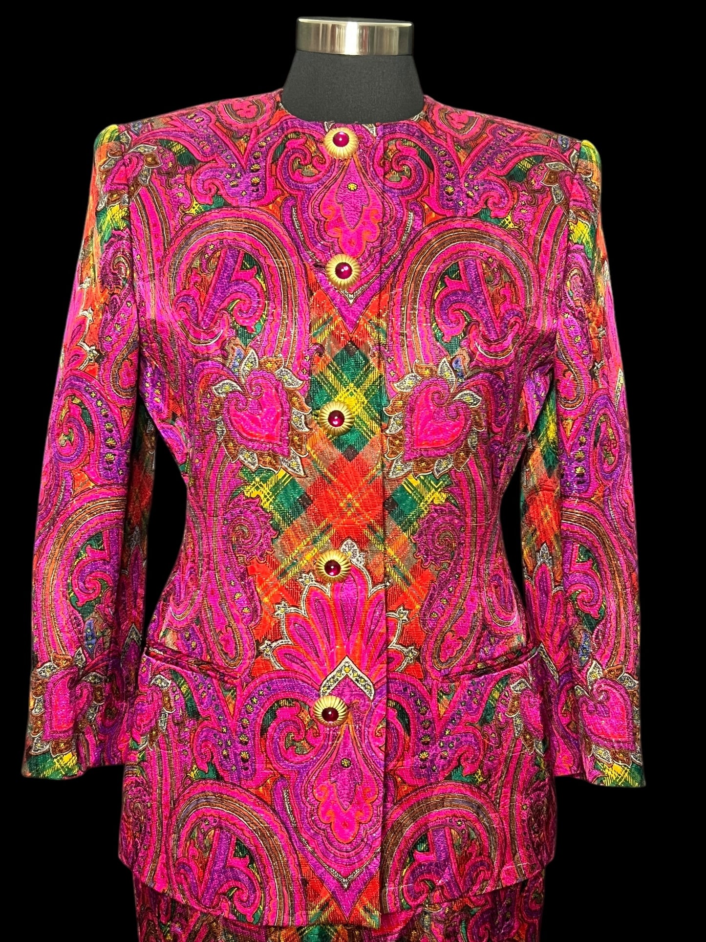 01.23 Sets 2PC Carlisle Vintage Silk Fuschia Skirt Suit (6)