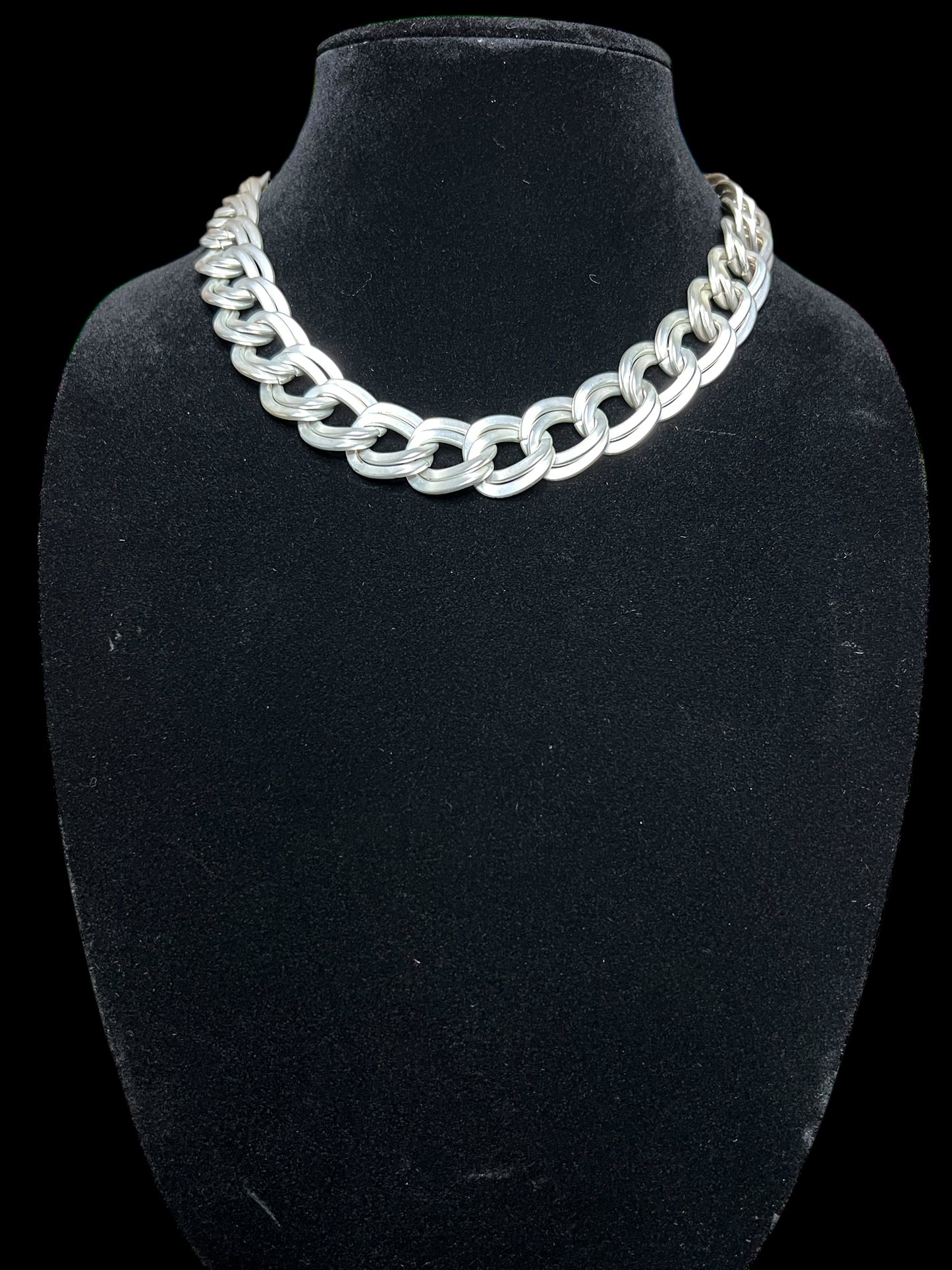 02.25 Necklaces Silvertone Brushed Chain Link