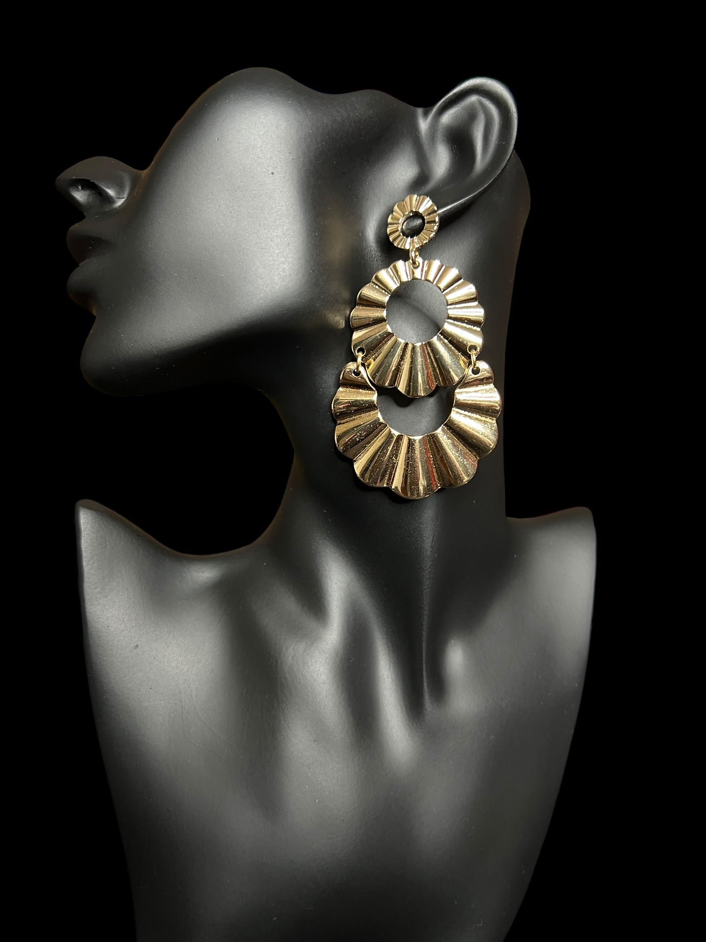 02.25 Earrings NEW Goldtone Tiered Dangle (PB)