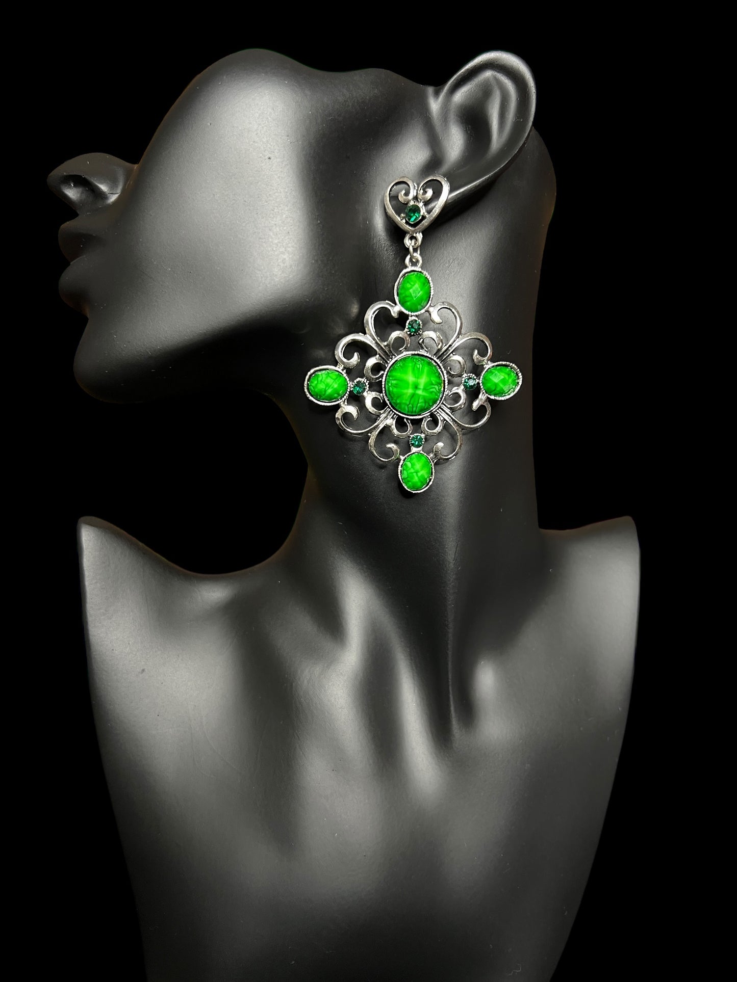 11.12 Earrings NEW Grn/Slvr Dangle (PB)