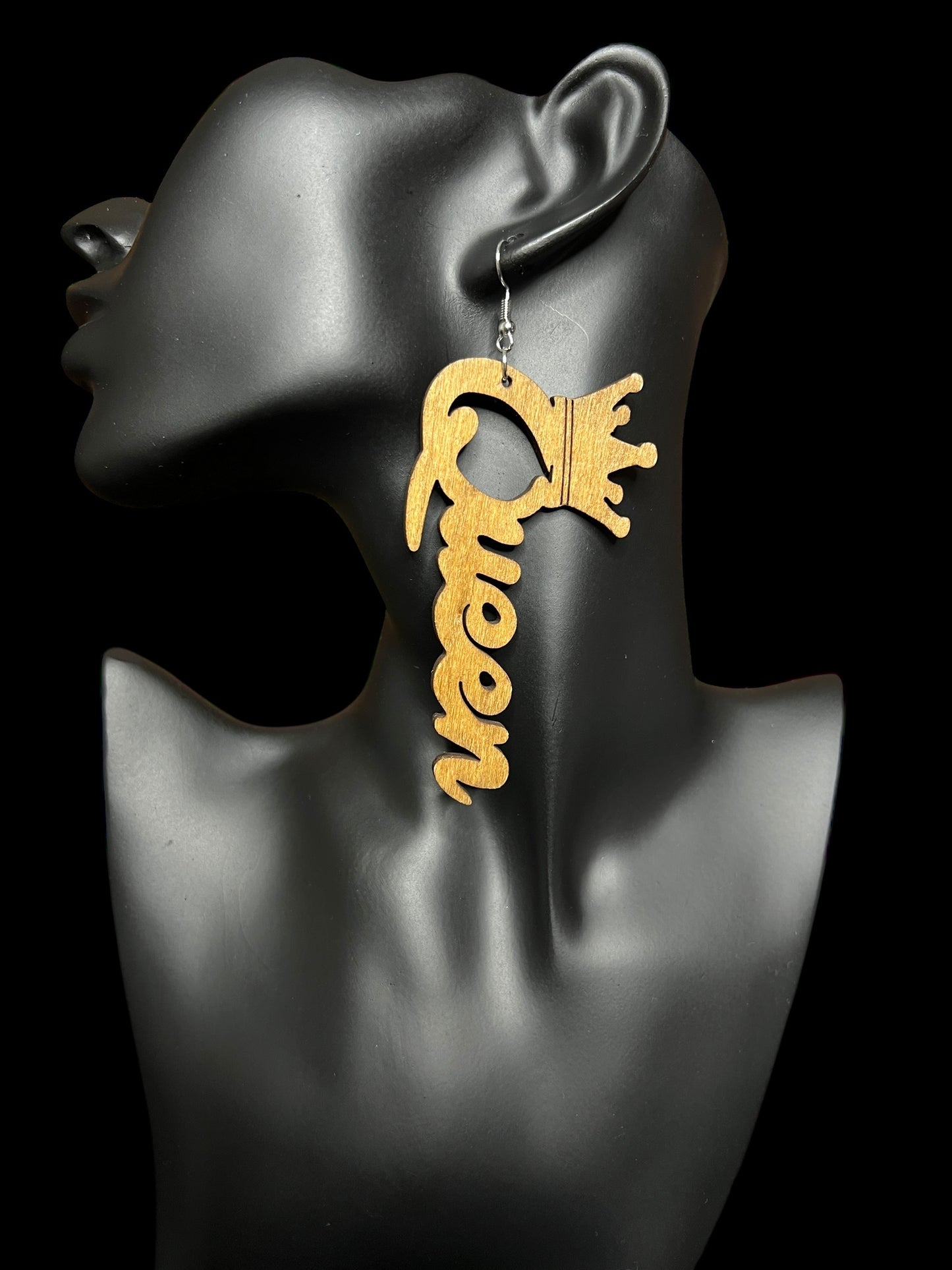01.02 Earrings NEW Wooden QUEEN (PB)