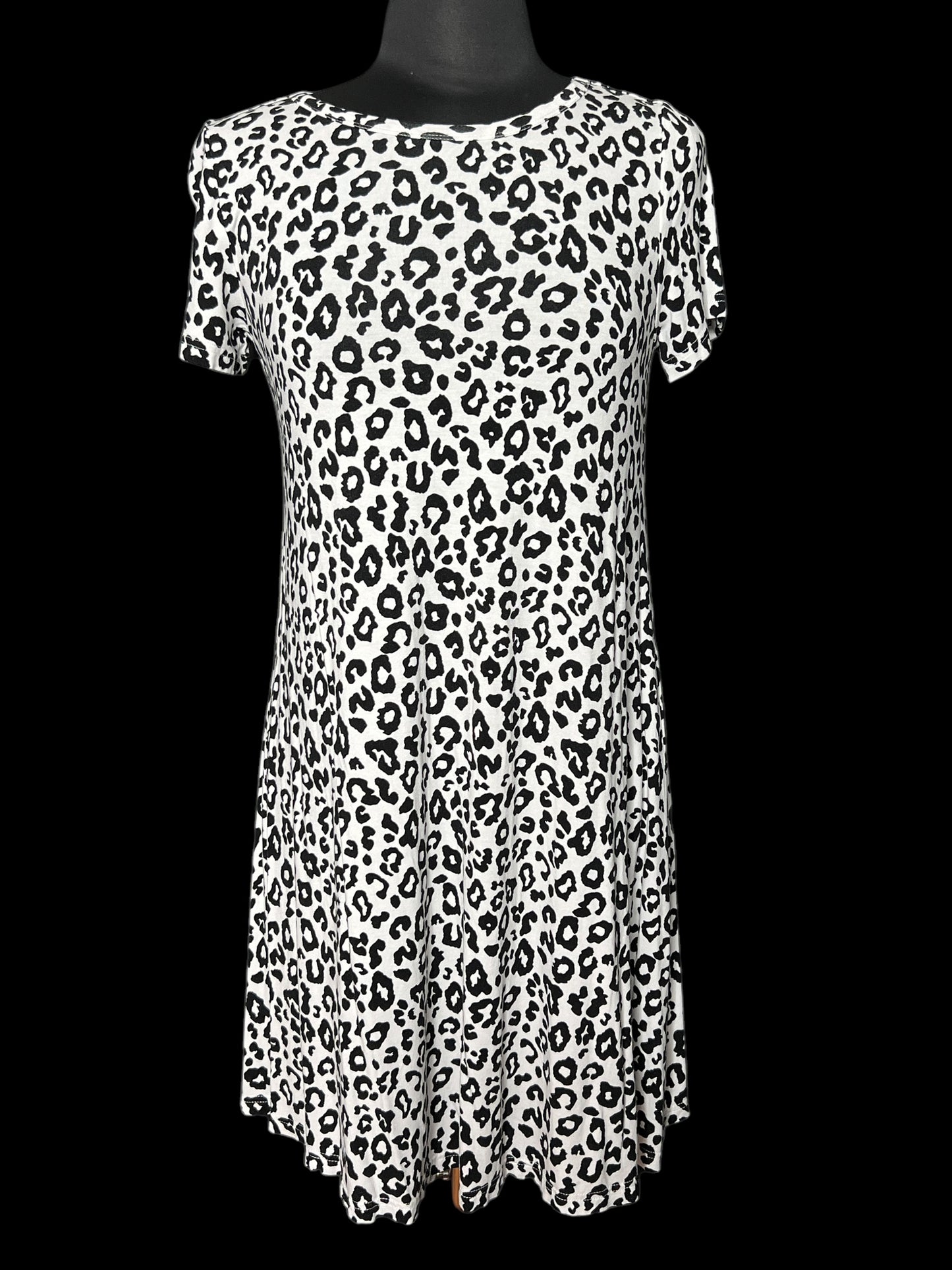 03.17 Blouses Popyoung Blk/Wht Cheetah Print (L) Fits (M/L)