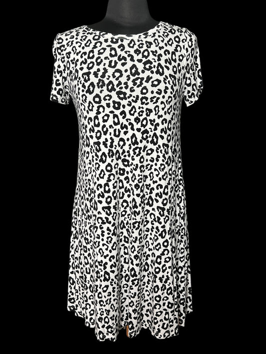 03.17 Blouses Popyoung Blk/Wht Cheetah Print (L) Fits (M/L)