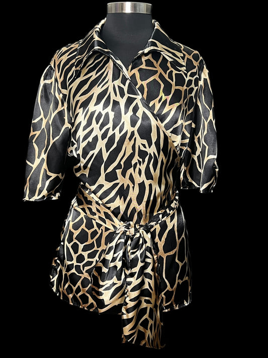 06.21 Blouses GoddessGld/Blk Giraffe Print Wrap (2X) Fits (1X) Cvy