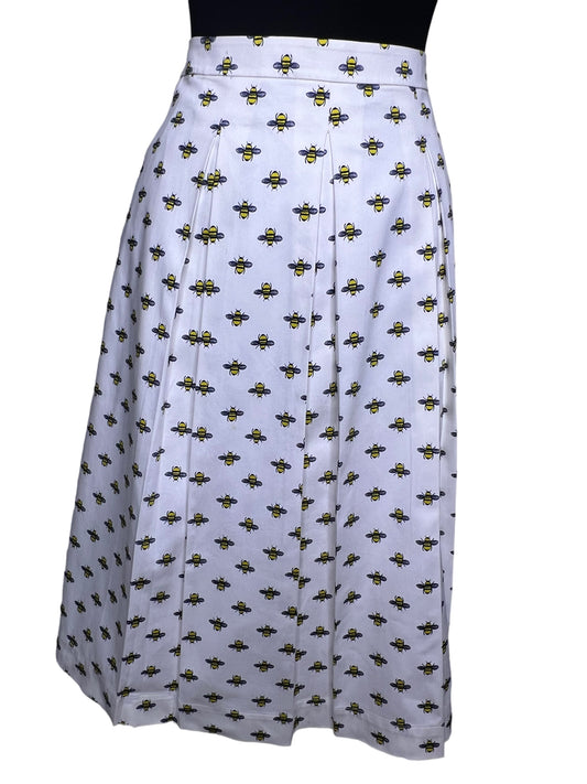 10.01 Skirts Boden Cream Pleated Bee Print (8)