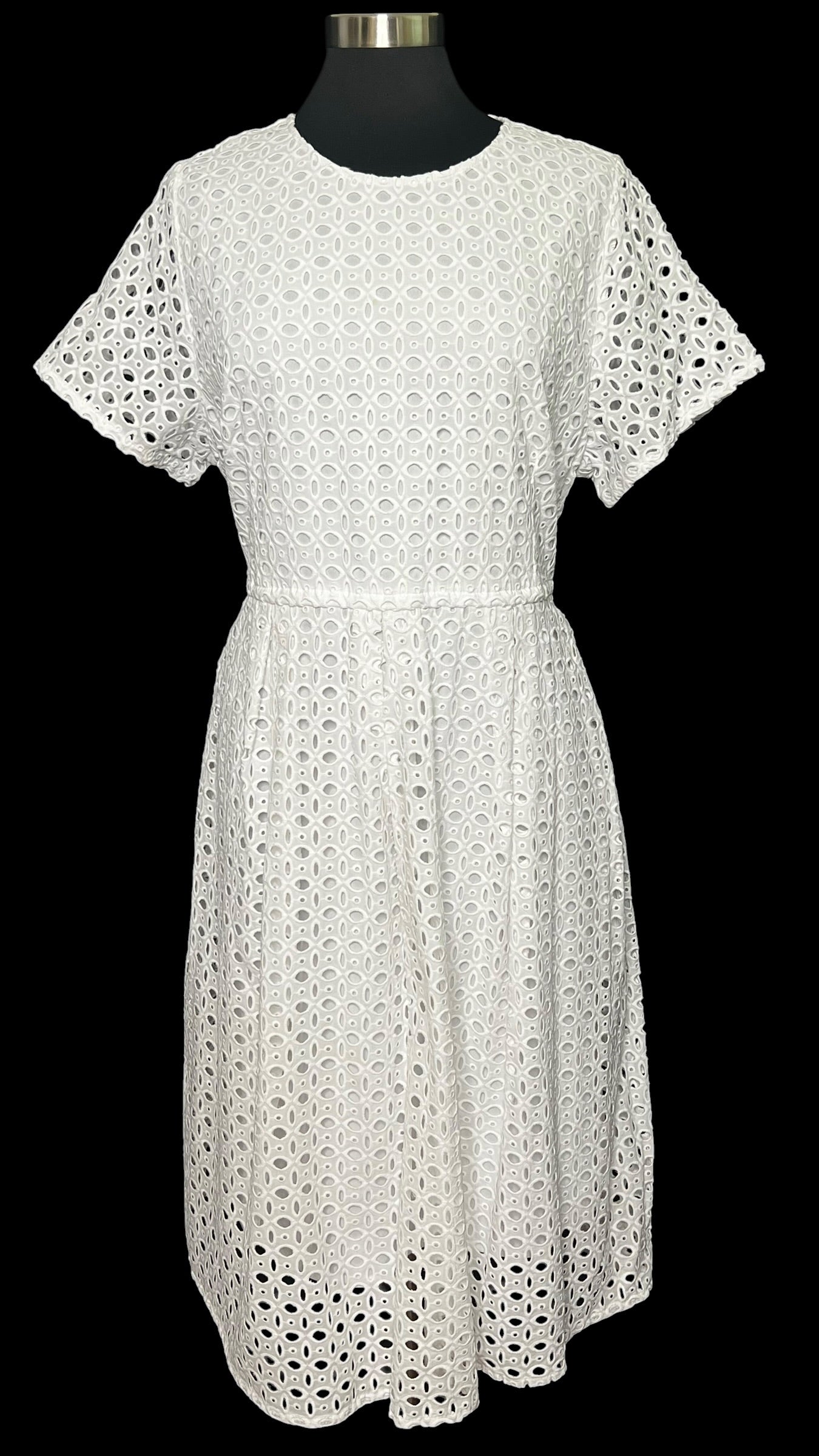 07.14 Dresses NWT L. Bryant White Eyelet (20) Fits (14) Cvy