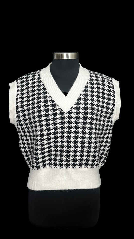 10.13 Sweaters NWOT Runfeijilan Crm/Blk Houndstooth Vest (10/12)