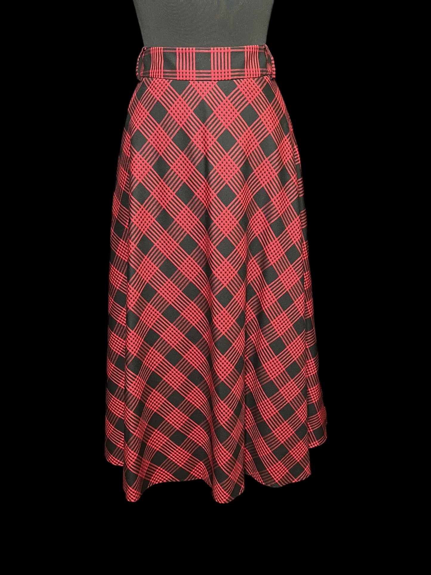11.04 Skirts NWOT Talbots Red/Blk Checkered Maxi (10)