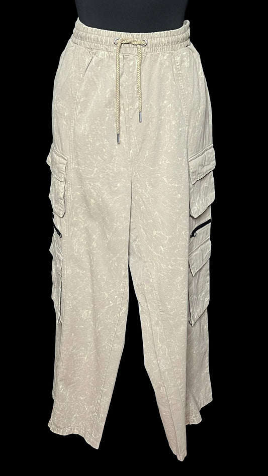 07.27 Pants NWT Pretty Little Things Olive Cargo (16) Fits (14) Cvy