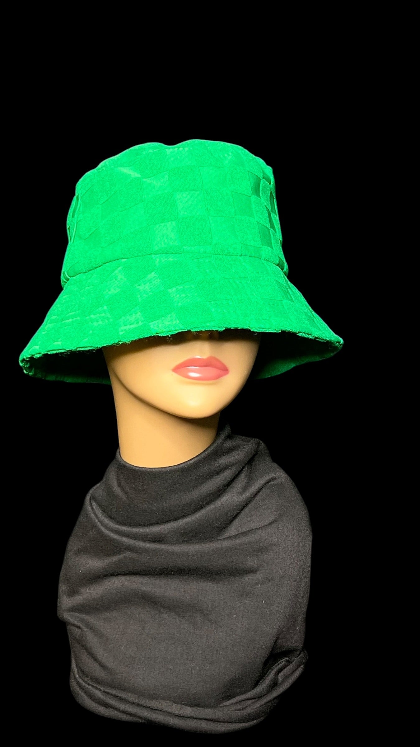 08.02 Hats NWOT Green Bucket (M)