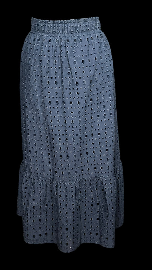 09.06 Skirts Navy Eyelet (20) Fits (18/20)