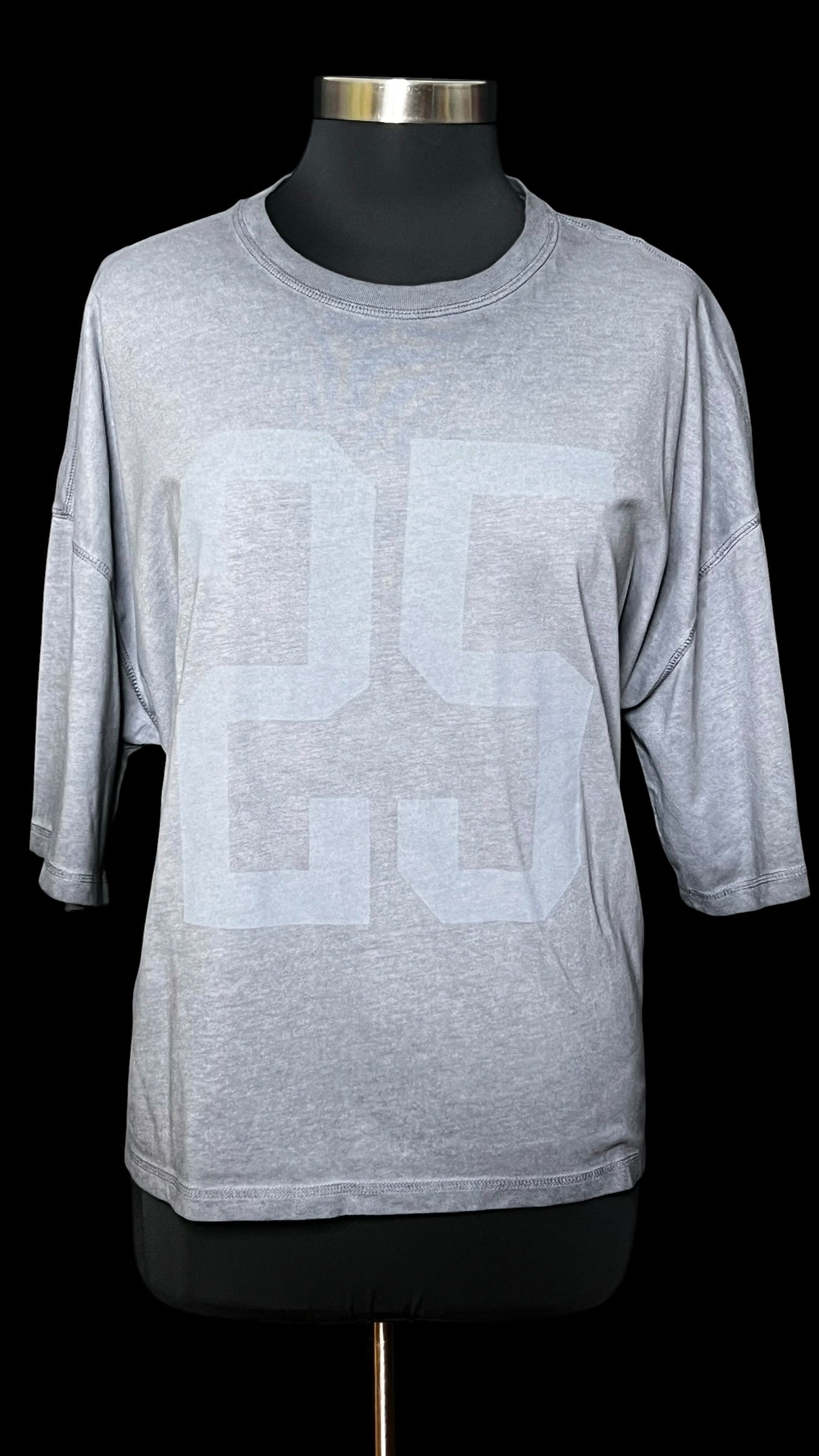 08.02 Tops NWT Hollister Gray Baggy Crop Tee (L)