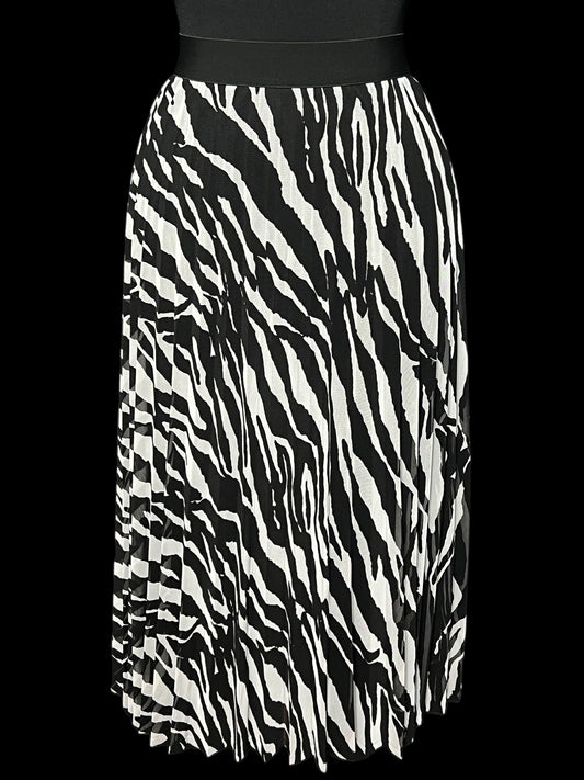 07.31 Skirts Blk/Wht Zebra Print  (M/L)