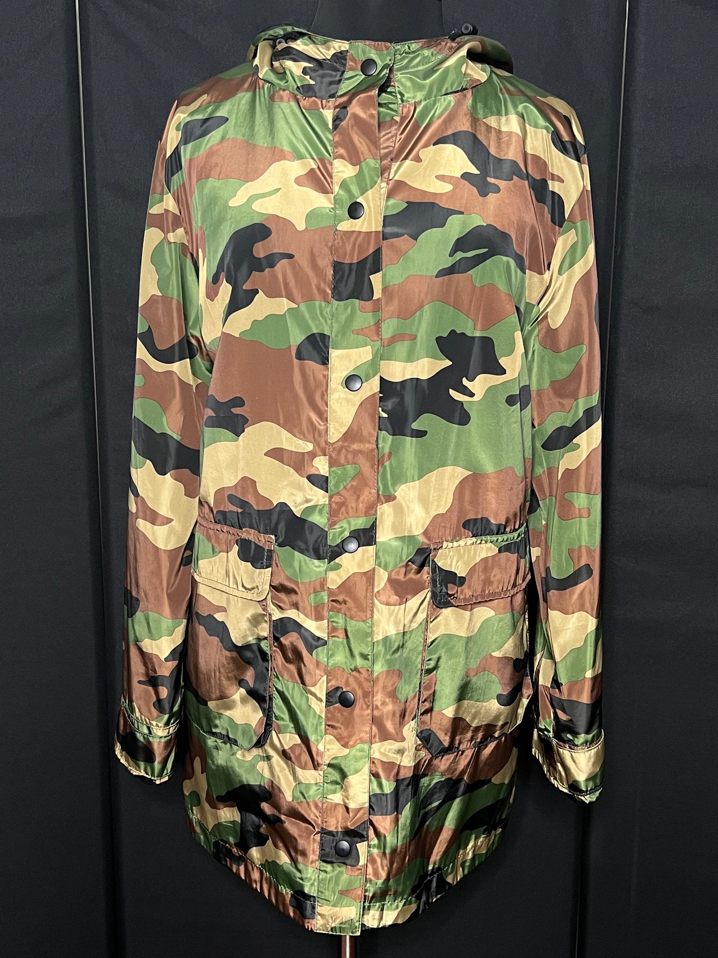 10.17 Jackets Forever 21 Camo Nylon (L) Fits (10/12)