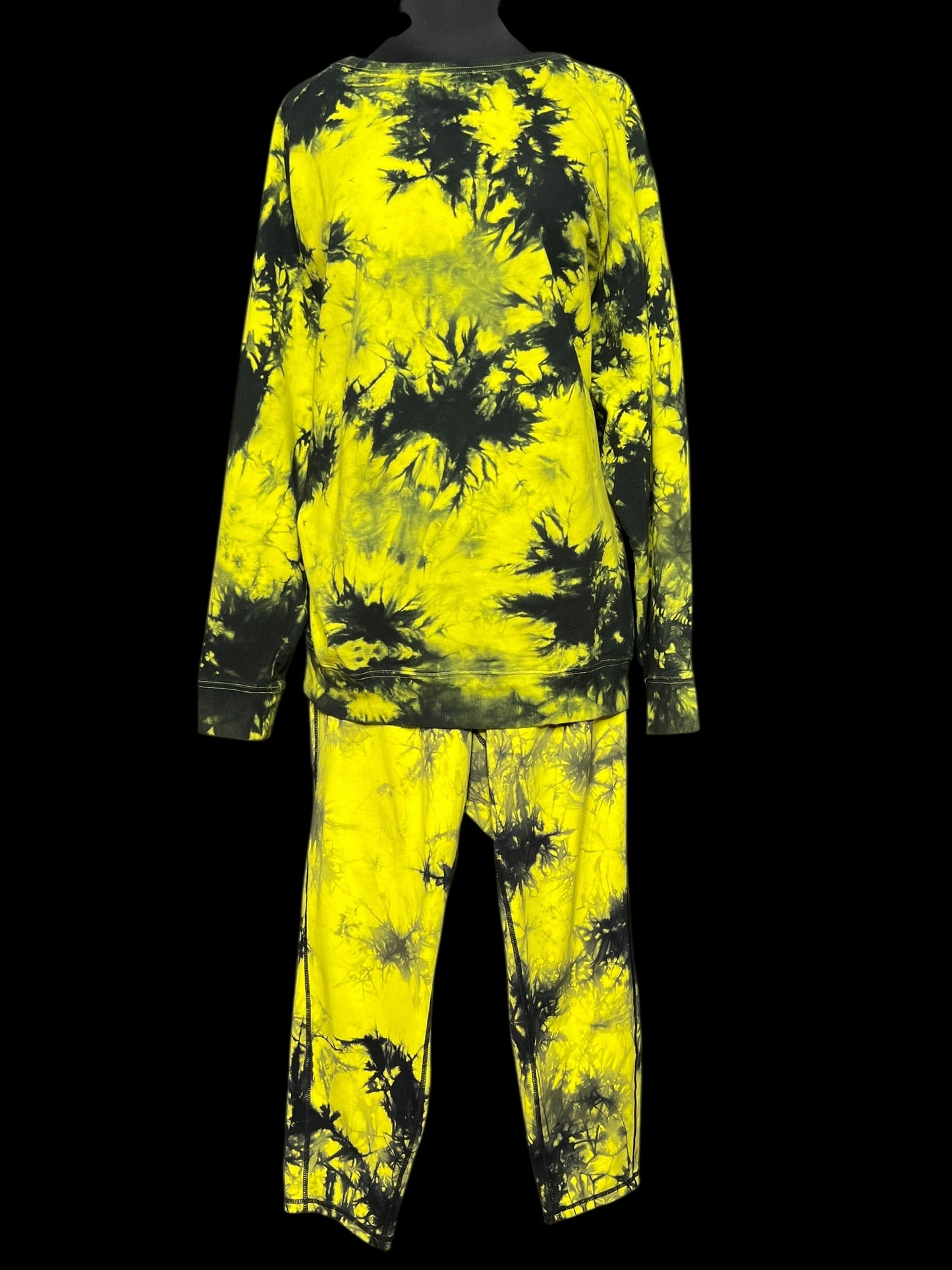 01.05 Sets 2PC Torrid Chartreuse/Blk Watercolor Sweatsuit (5) Fits (3X/4X) Cvy