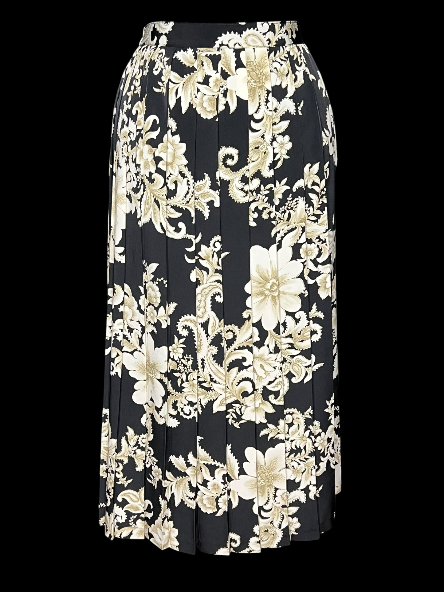 02.19 Skirts Alfred Dunner Blk/Crm Floral Pleated (10)