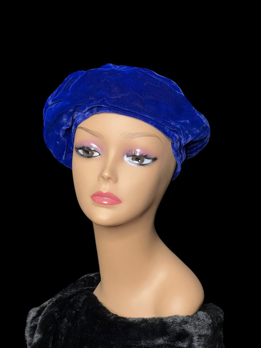 11.05 Hats NWOT Blue Velveteen Beret (S/M)