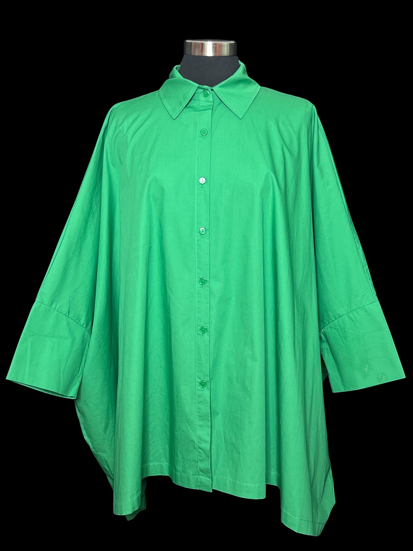 05.19 Tops NWT Evafreedom Green (O/S) Fits (1X/3X) Cvy