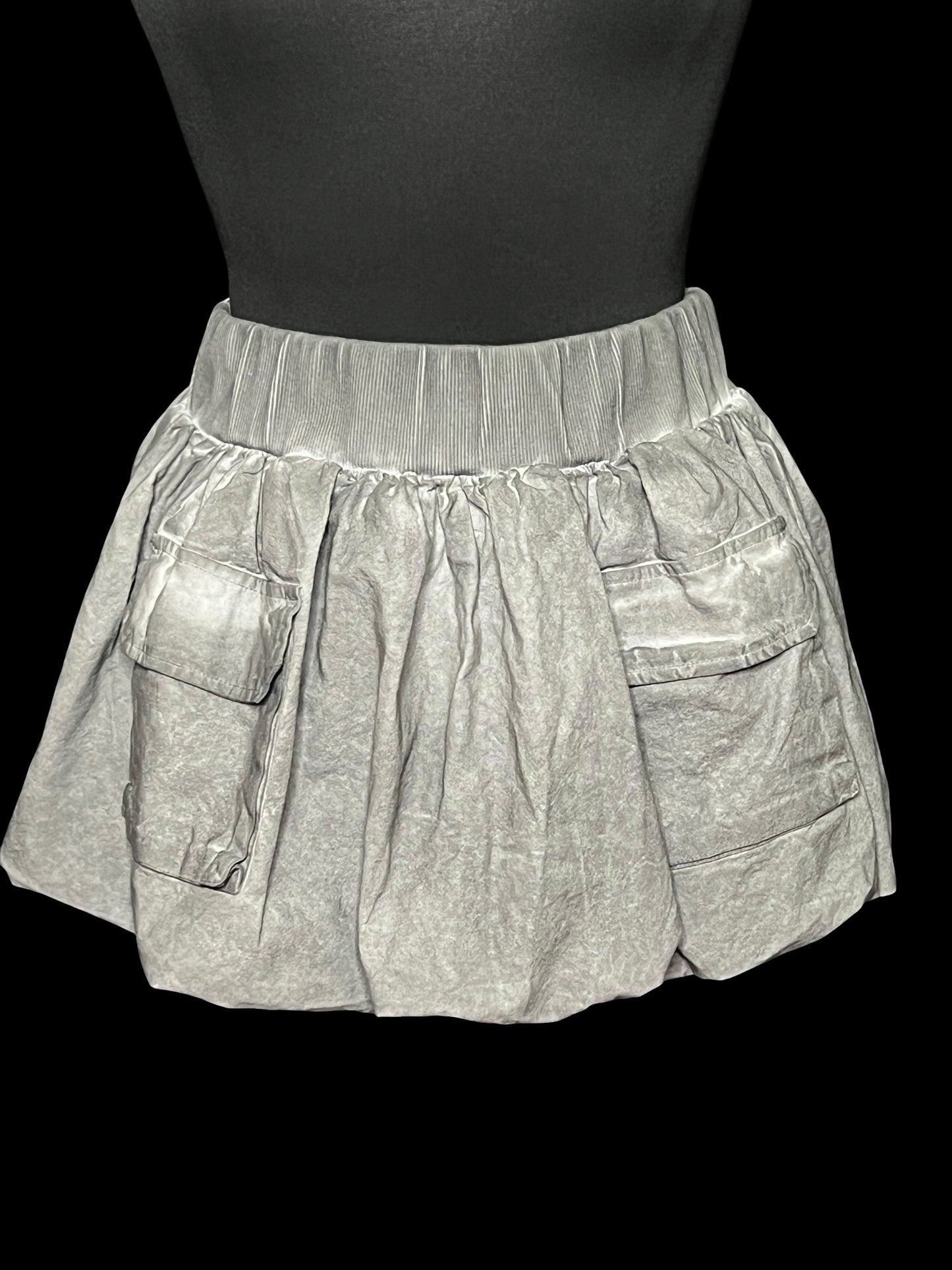 05.19 Skirts NWT Gray Bubble Mini (L) Fits (M/8)