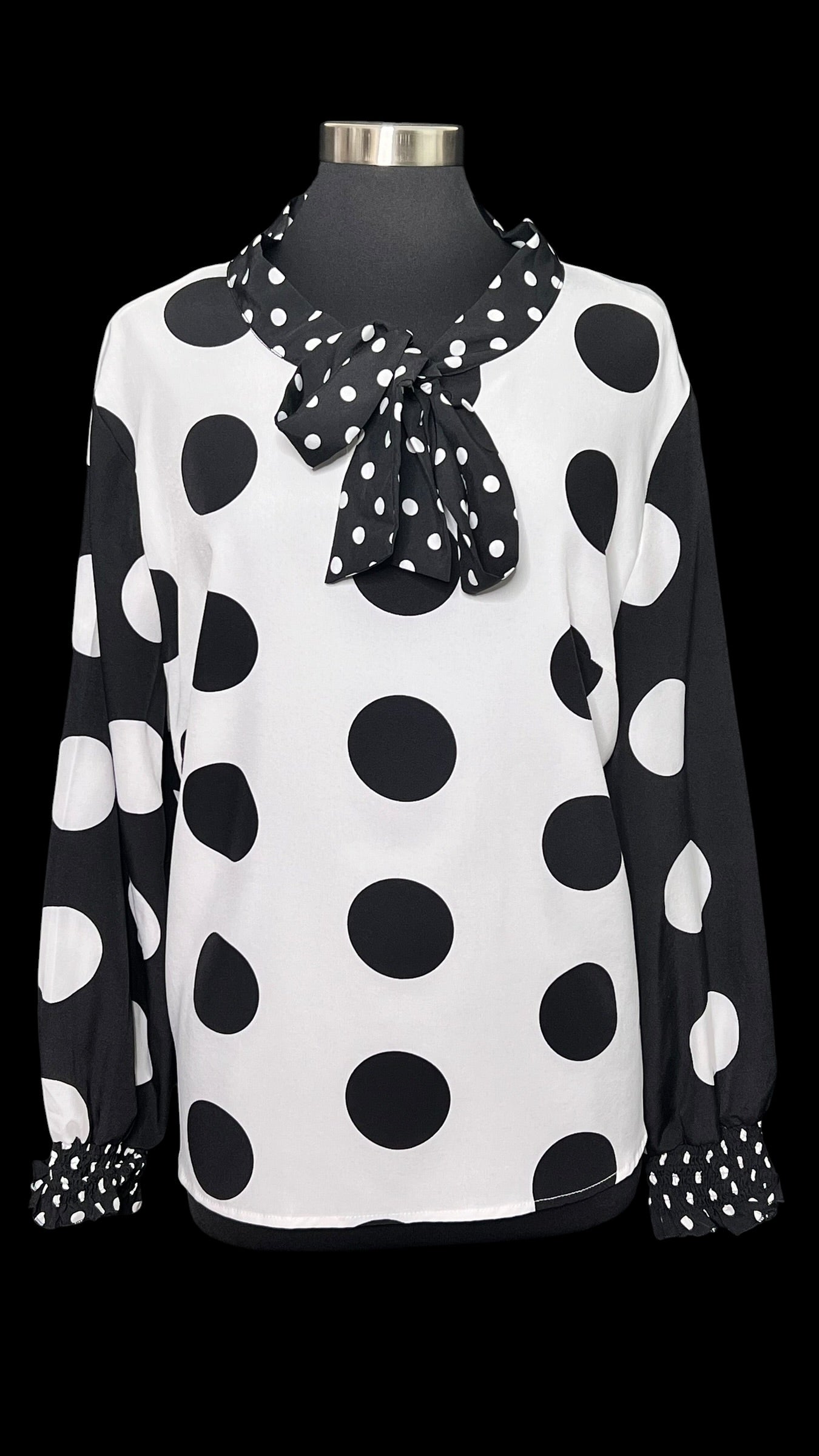 05.28 Tops Blk/Wht Polka Dot w/Bowtie (L/XL)