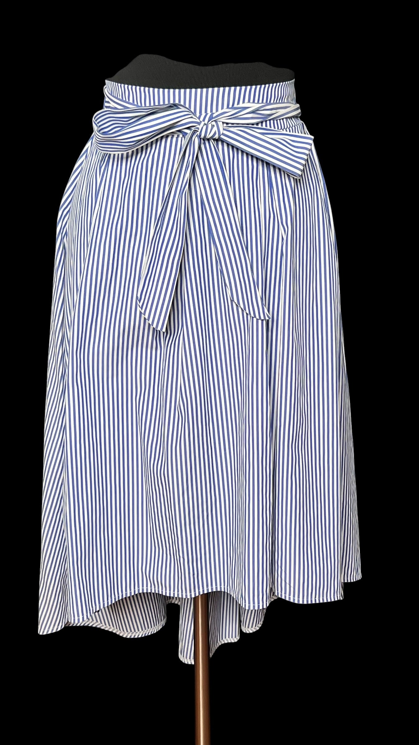 05.24 F2F Skirts Blu/Wht Striped Hi-Lo (0) Fits (10/12)