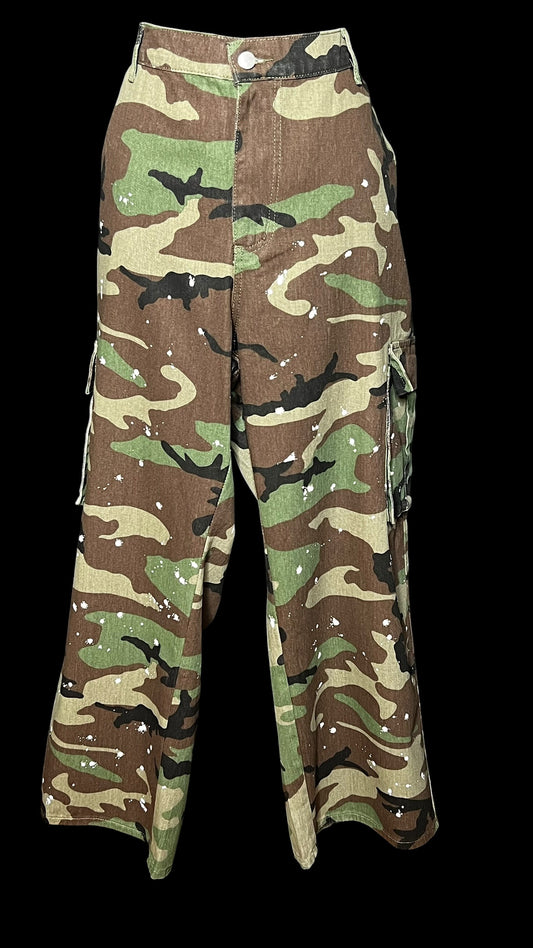 04.23 Pants NWOT Camo Cargo Paint Splotch (3X) Fits (16) Cvy