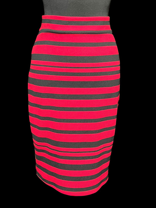 06.28 Skirts F2F Drk Red/Blk Striped Pencil (2X) Fits (1X) Cvy