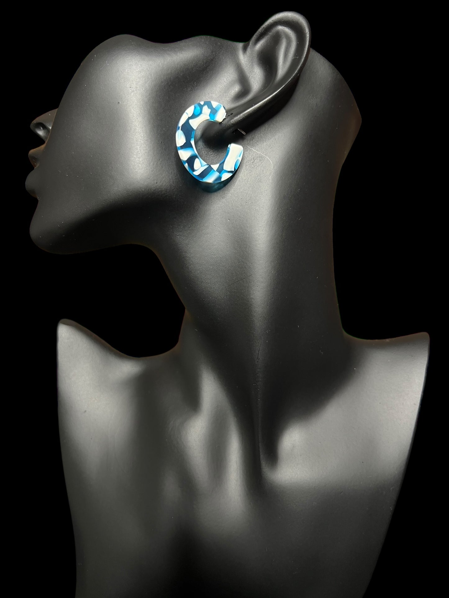 01.02 Earrings SJ Blue/Wht Marble Hoop (PB)