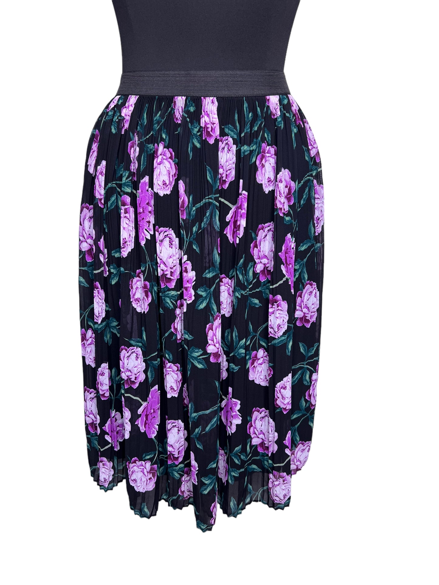 07.30 Skirts Jaclyn Smith Black Purple Floral (M)